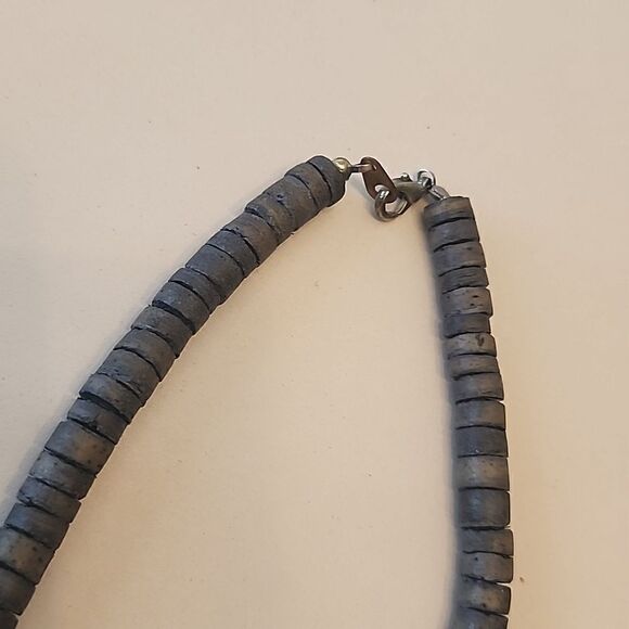 Shell Flower Beaded Necklace - Picture 4 of 7